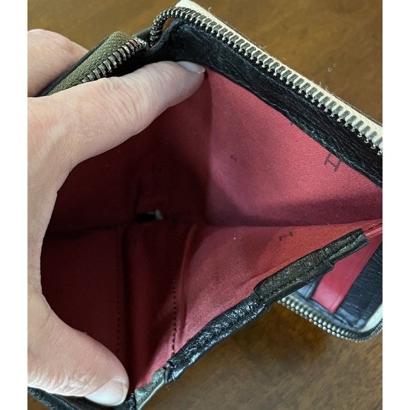 Hammitt 5 North Compact Wallet Black Pebbled Leather Gunmetal Hardware Dust Bag - Picture 3 of 7